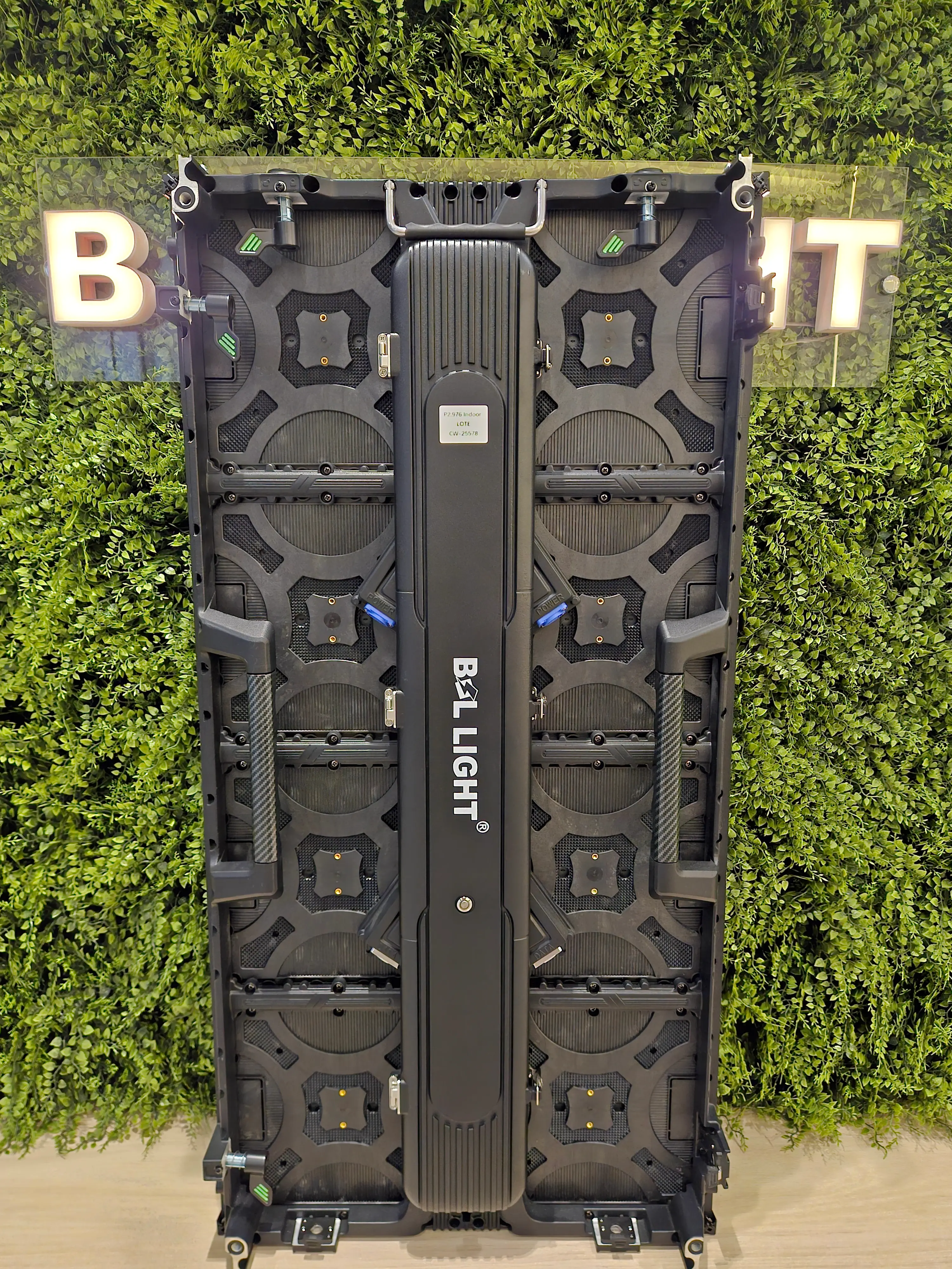 Painel de LED P2.976 Indoor